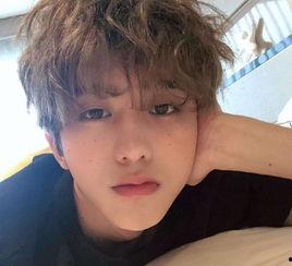 蔡徐坤爆料说梦话视频,揭秘偶像私下趣味瞬间